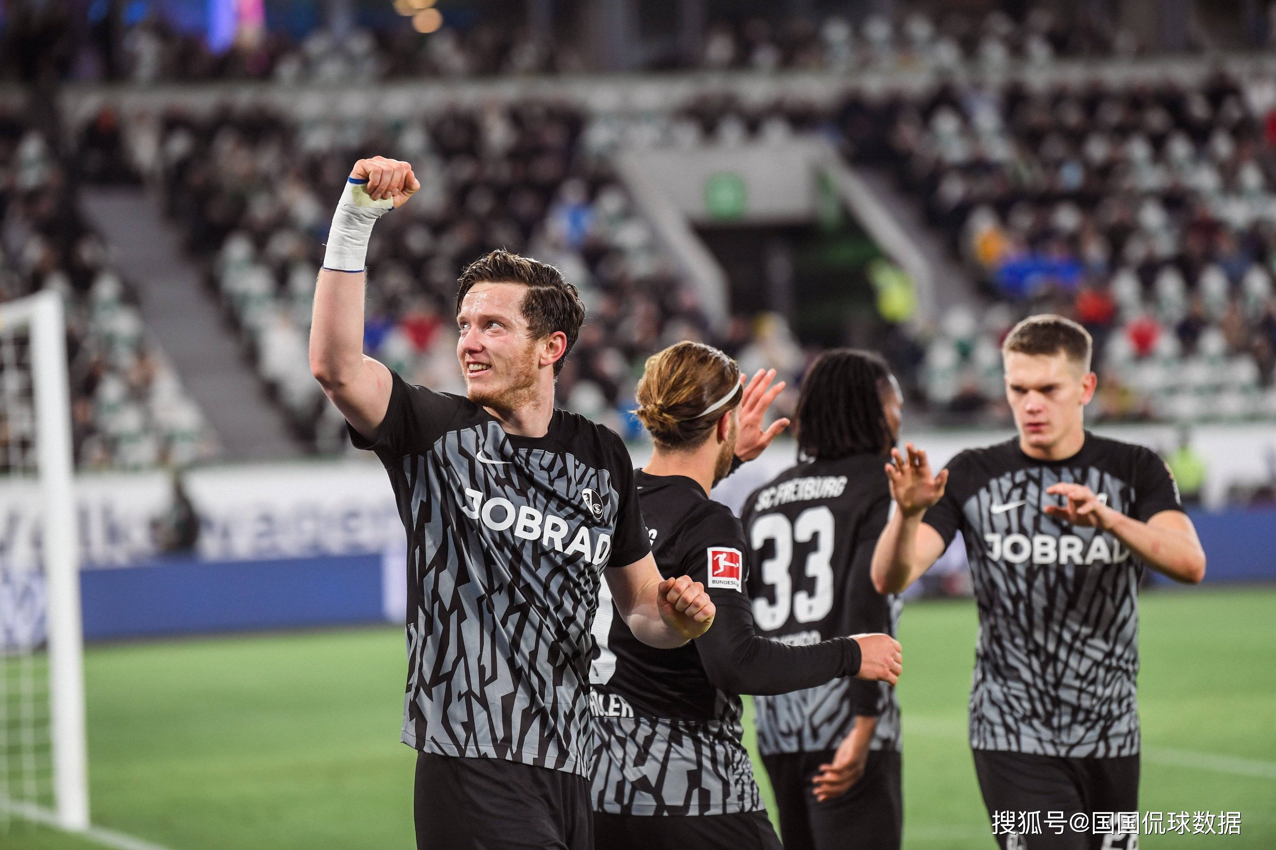 弗莱堡球员表现出色,为球队赢得胜利 弗莱堡球员表现出色,为球队赢得胜利