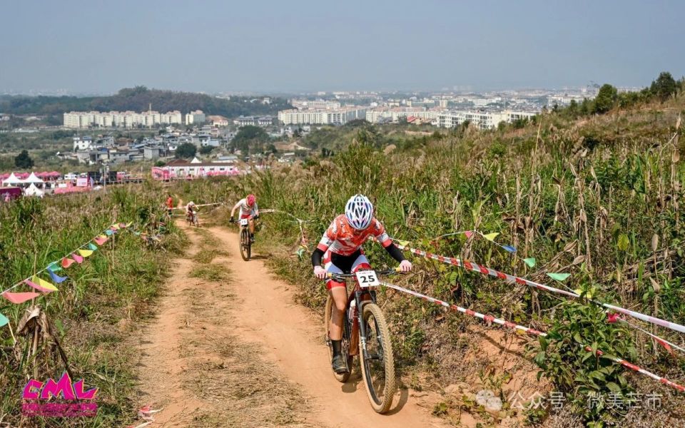 速度与激情!自行车选手飙出惊人速度的简单介绍 速度与激情!自行车选手飙出惊人速度的简单介绍