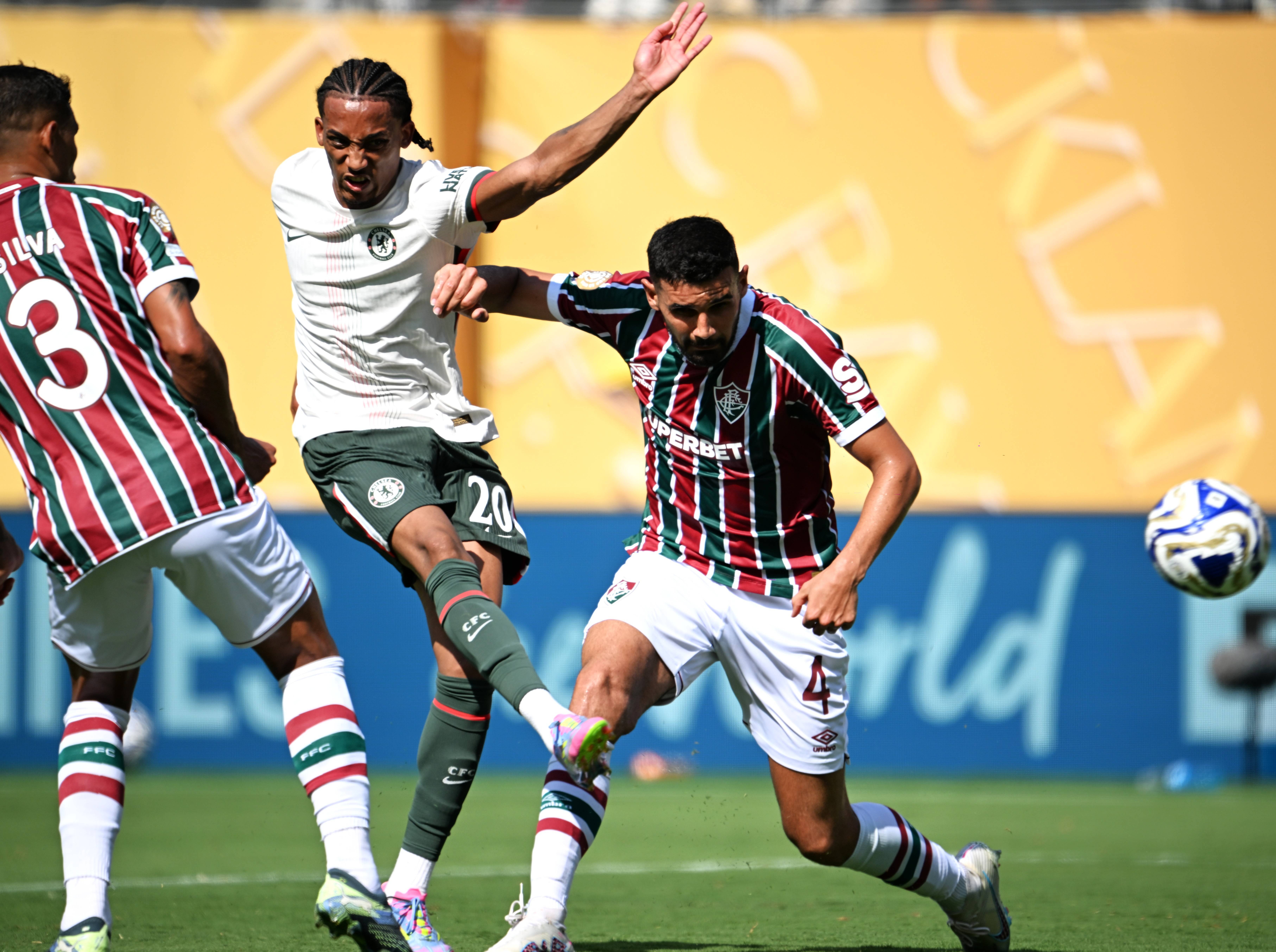 切尔西队成功晋级欧洲足球重要比赛 切尔西队成功晋级欧洲足球重要比赛