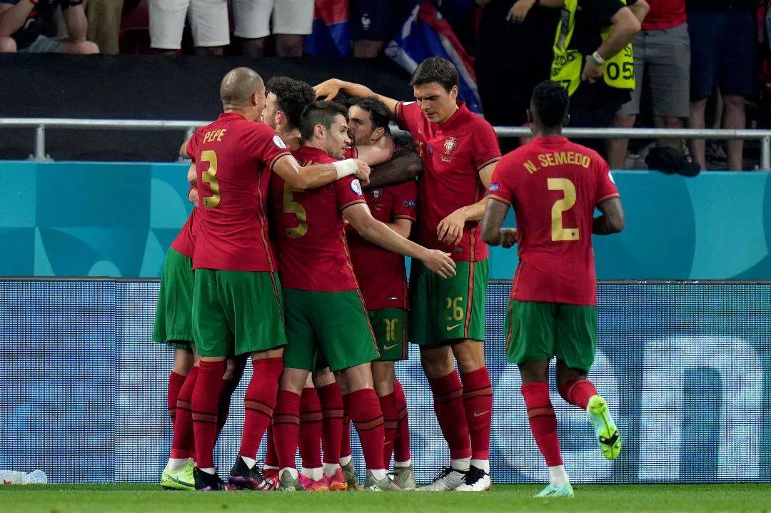 乐鱼体育-欧洲杯资格赛阶段强队碰撞燃情角逐