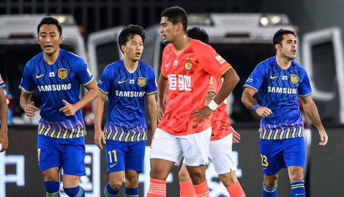 乐鱼体育-苏宁淘汰赛遭遇一波三折，最终幸运晋级