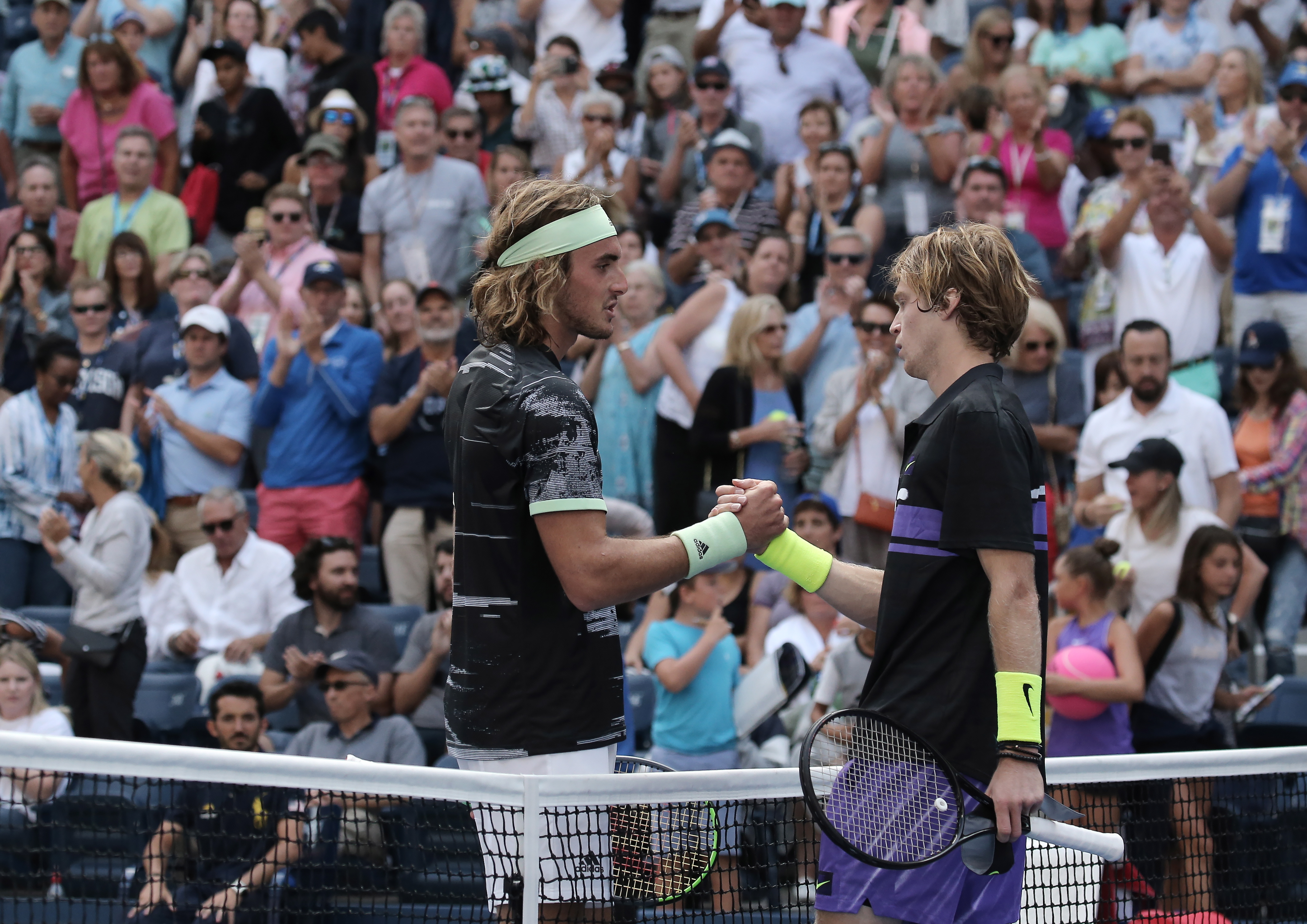 乐鱼体育官网网页版-德国网球队鏖战法国网球队，西西帕斯送出助攻