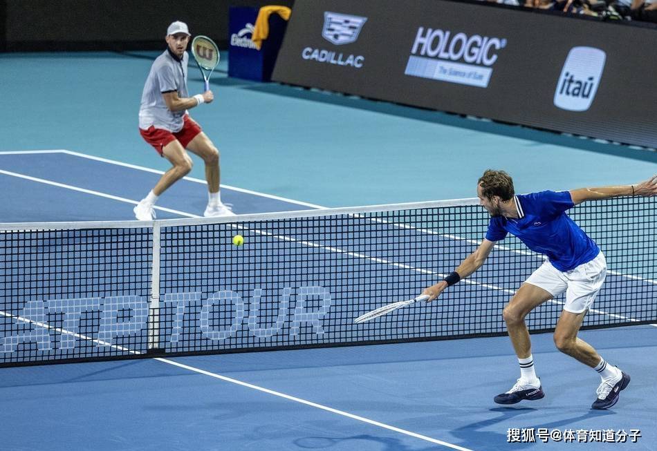 美国网球队绝杀英国网球队，梅德韦杰夫绝境逆转的简单介绍